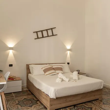 Calefati 1970 - Urban Vintage Retreat Center * Барі