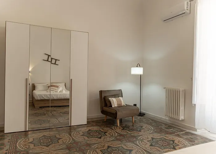 Calefati 1970 - Urban Vintage Retreat Center Apartment